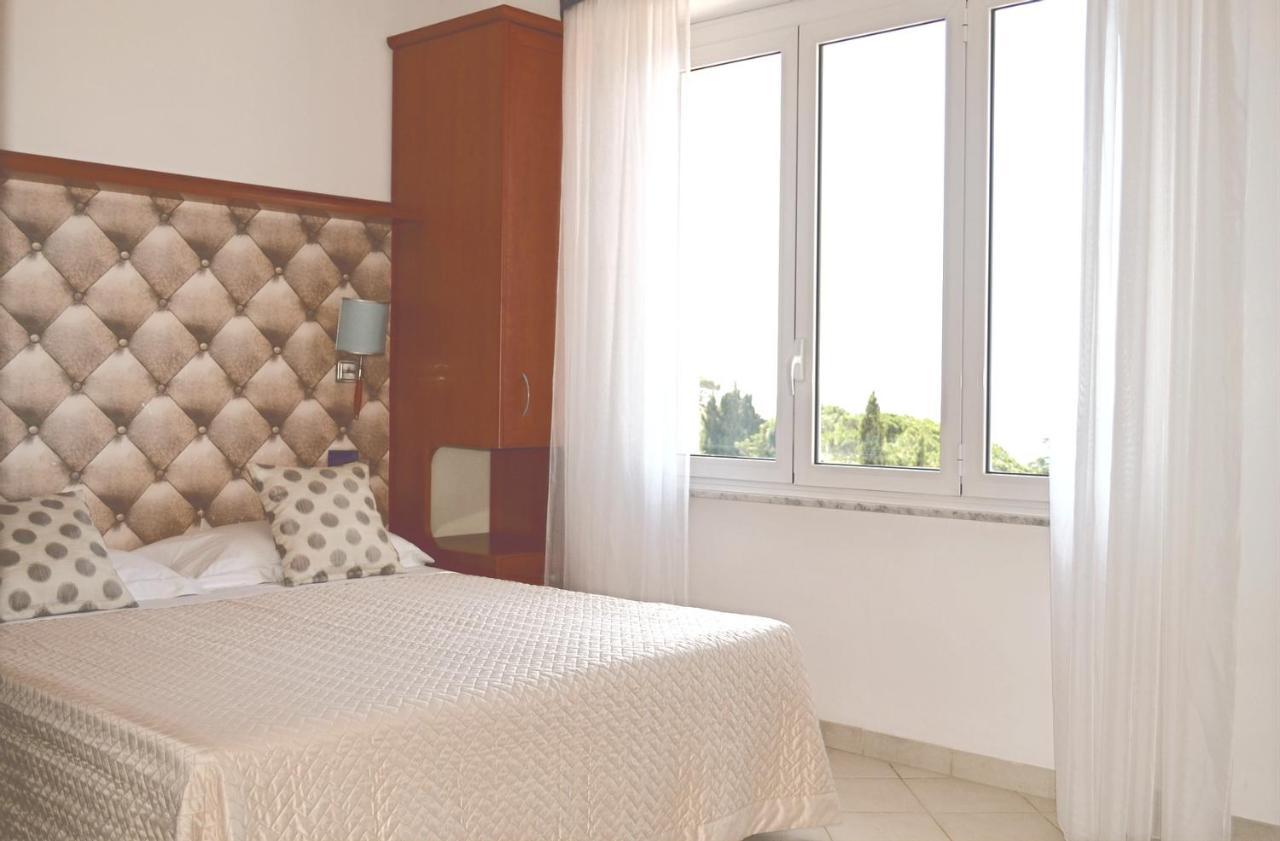 Hotel Noris Finale Ligure Exterior photo