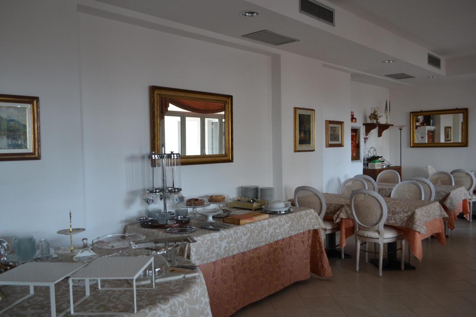 Hotel Noris Finale Ligure Exterior photo