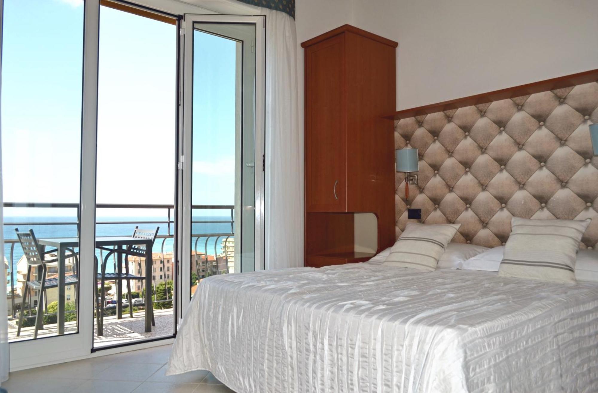 Hotel Noris Finale Ligure Exterior photo