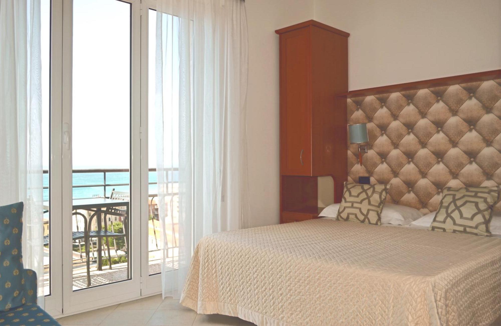Hotel Noris Finale Ligure Exterior photo