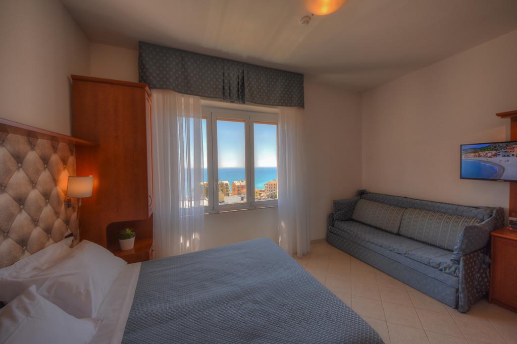 Hotel Noris Finale Ligure Exterior photo